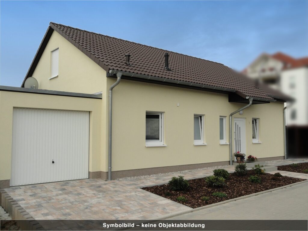 moderner Bungalowneubau mit Carport, PV-Anlage und Wallbox – Seelingstädt